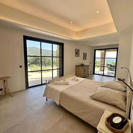 Le Mas Saint Michel 4* Гримо